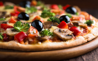 Pizza mushrooms broccoli tomatoes food - tomato free wallpaper