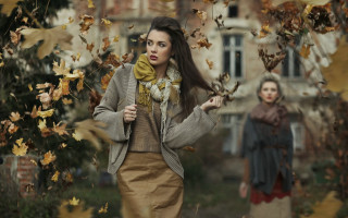 Autumn leaf woman scarf blurry - area free wallpaper
