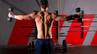 Muscular man gym blood injury - a gym free wallpaper