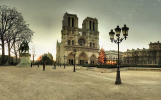 Cathedral clocktower statue gothic architecture - a large cathedral free wallpaper