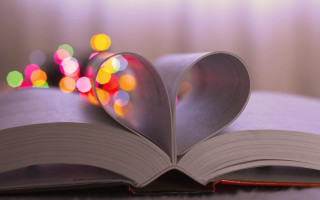 Heart shaped page book lights - a storybook illustration free wallpaper