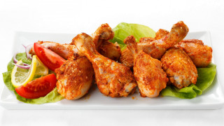 Chicken wings lettuce tomatoes salad - bouchta el hayani free wallpaper