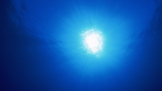 Bright sun ocean rayonism moonlight - visible free wallpaper