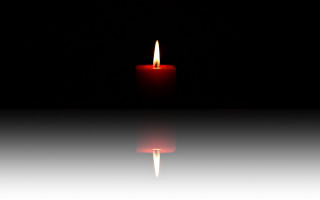 Gothic candle reflection raytraced black - reflective free wallpaper