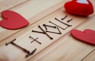 Wooden table red hearts fix - carlos trillo name free wallpaper