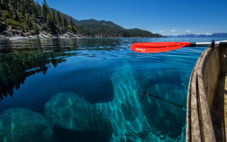 Red canoe lake forest mountains - amazing depth free wallpaper