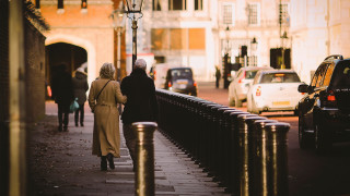 Artsy couple street fence city - a street next free wallpaper