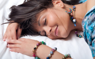 Woman smiling beaded bracelet bed - a bracelet free wallpaper for desktop