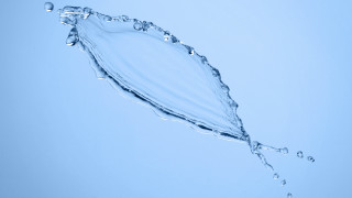 Water droplet blue sky bubble - a water droplet free wallpaper for desktop