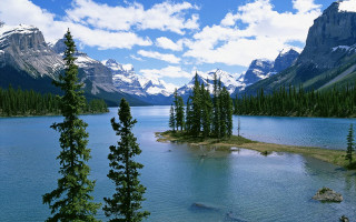 Lake mountains trees island fish - a small island in the middle of it free wallpaper