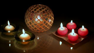 Candles vase candleholder raytraced art - a group of candles free wallpaper