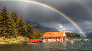 Rainbow reflection lake boat house - free ship wallpaper