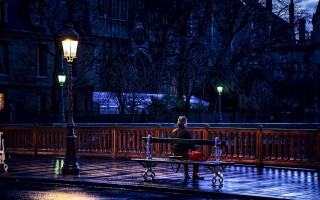 Night rain bench lamppost cityscape - cinematic photography free wallpaper for desktop