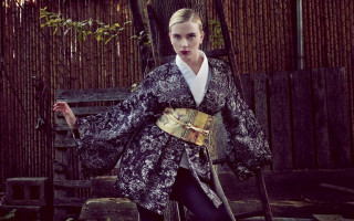 Woman kimono street cane chair - a woman in a kimono free wallpaper