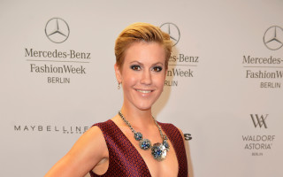 Woman red dress smiling fashion - arbeitsrat für kunst free wallpaper for desktop