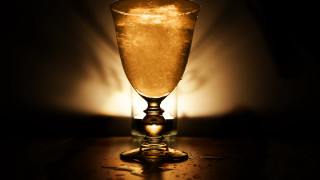 Glass liquid table light shadow - atmospheric lighting free wallpaper