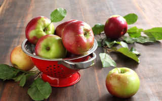Red colander apples wooden table 2 - apple free wallpaper for desktop