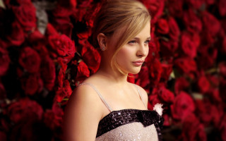 Woman roses blonde dress bokeh - red rose free wallpaper