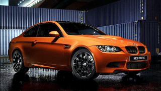 Bright orange car garage blue - free 3d render wallpaper