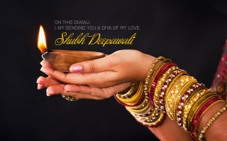 Woman holding bowl candle message - the side of the picture free wallpaper