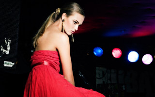 Woman red dress stage moon - constanceanne parker free wallpaper for desktop