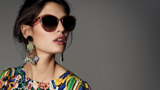 Woman sunglasses colorful dress flowered - summer vibrancy free wallpaper