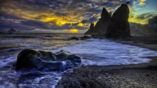 Rocky beach waves sunset clouds 3 - a rocky beach free wallpaper