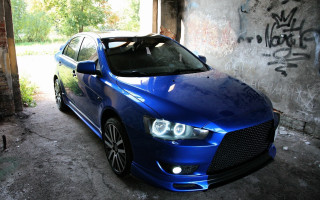 Blue car garage graffiti open - a blue car free wallpaper for desktop