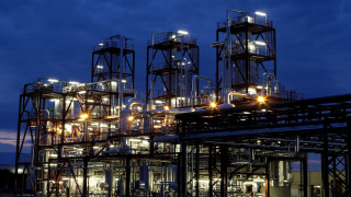 Industrial plant night cityscape pipes - a flemish baroque free wallpaper for desktop