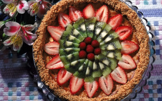 Strawberry kiwi pie floral table 2 - table cloth free wallpaper