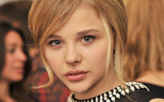 Serious asian woman necklace photorealistic - a necklace free wallpaper