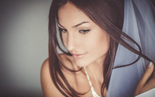 Woman veil necklace wind blow - her head and a necklace free wallpaper