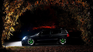 Tunnel car greenrims night light - rim free wallpaper