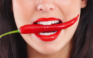 Woman red chili green pepper - her lip free wallpaper