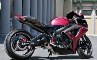 Red motorcycle building cobra puzzle - a red motorcycle free wallpaper