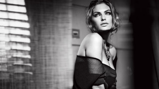 Woman black dress window blinds - a picture in a room free wallpaper for desktop