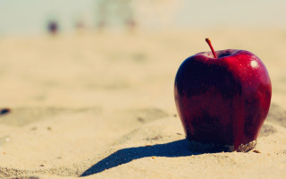 Red apple beach shadow sunset - the background in the distance free wallpaper