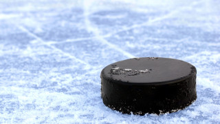 Hockey puck ice snow hole - the ice free wallpaper