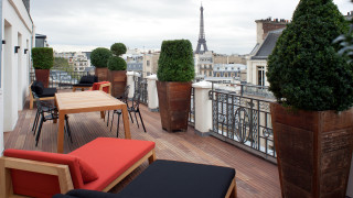 Balcony eiffel tower paris cityscape - free architecture wallpaper