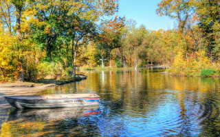 Boat water park trees path - a park setting free wallpaper