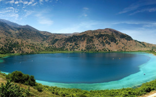 Blue lake mountains trees sunny - blue water free wallpaper