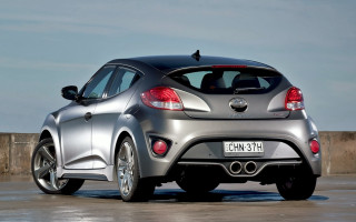 Silver car fence bird digital - a silver car free wallpaper for desktop