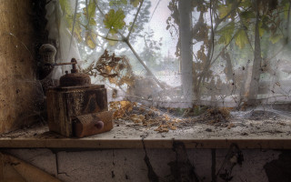 Window curtain rusty box ruins - free autumn wallpaper