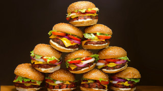 Hamburgers wooden table black background 2 - a wooden table next free wallpaper