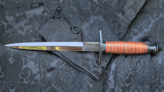 Knife wooden handle black cloth 2 - a wooden handle free wallpaper