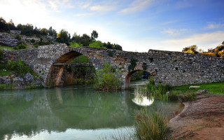 Stone bridge river grassy panorama - a grassy area next free wallpaper