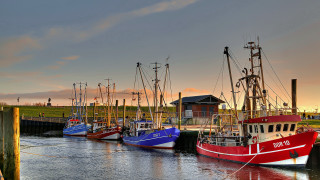 Boats harbor sunset vibrant colours - vibrant colour free wallpaper