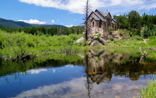 Hill lake mountains reflection tree - romanesque free wallpaper for desktop
