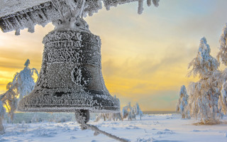 Ice bell snowy landscape sunset - a bell free wallpaper