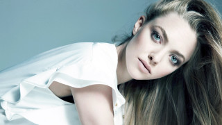 Woman long hair blue eyes 35 - her shoulder free wallpaper